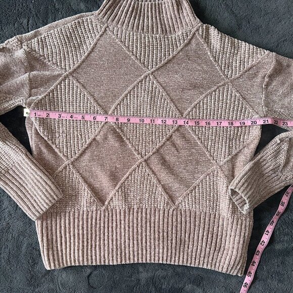 Velvet Soft Chunky Knit Tan Turtleneck Sweater / Women's Small - Picture 5 of 10